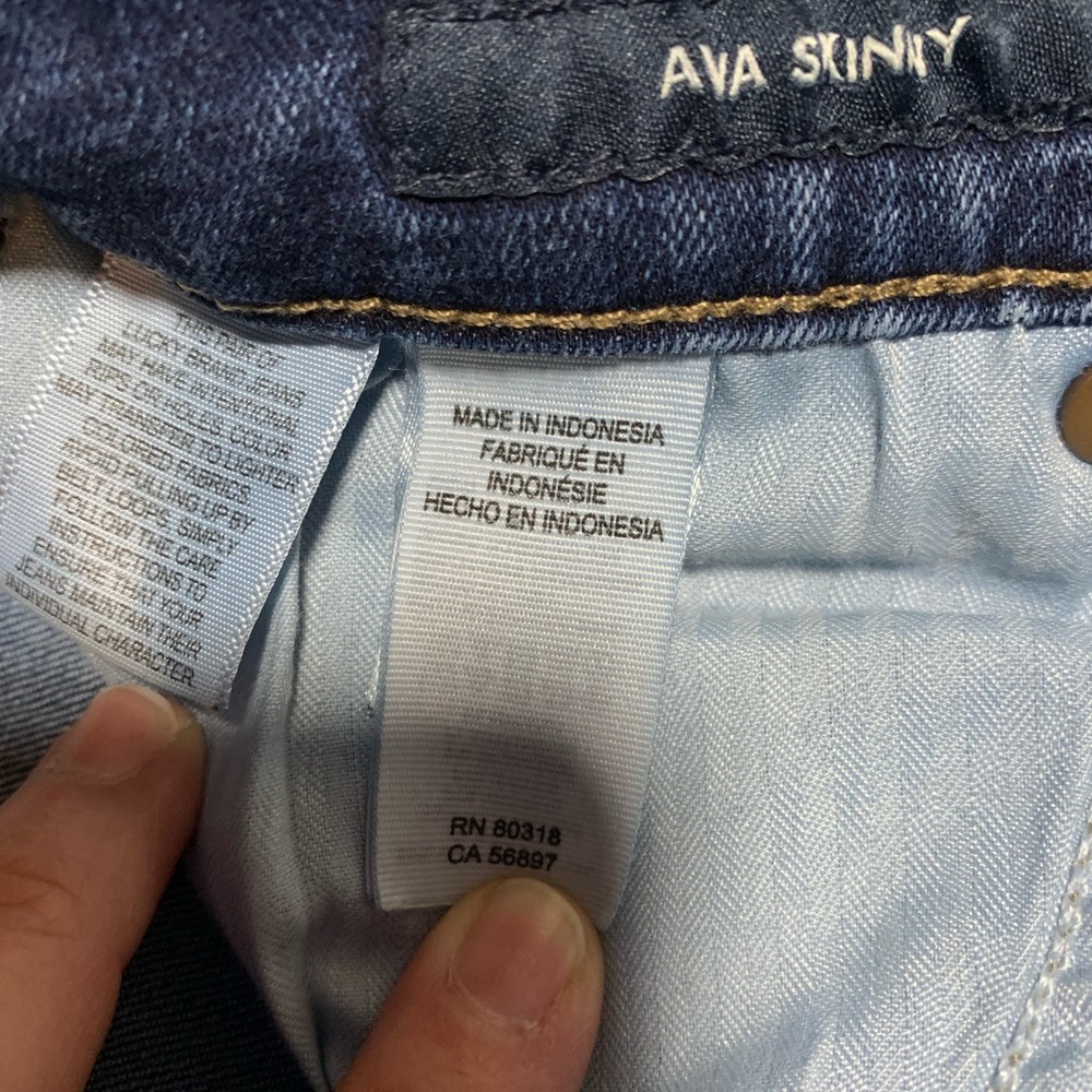 Lucky Brand Ava skinny. Size 2. - Picture 6 of 11